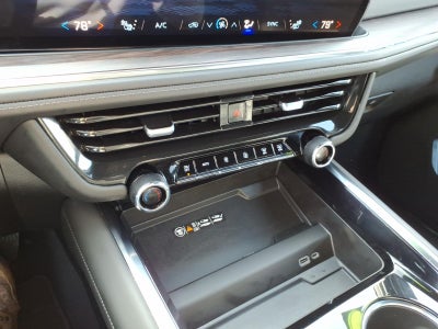 2025 Chevrolet Suburban LT