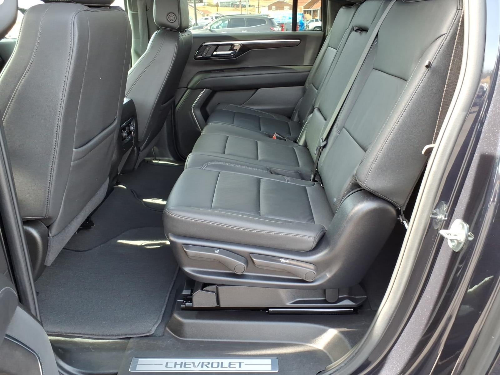 2025 Chevrolet Suburban LT