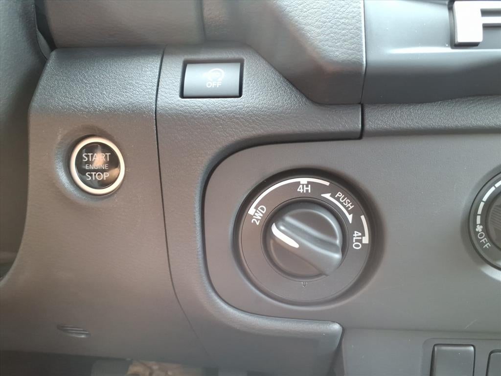 2025 Nissan Frontier SV