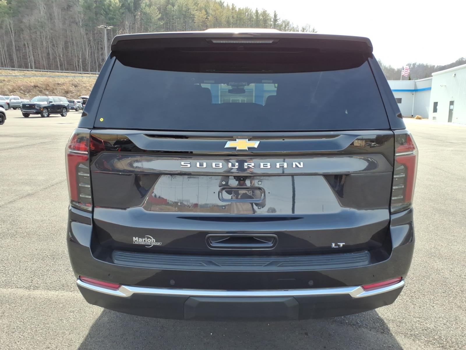 2025 Chevrolet Suburban LT